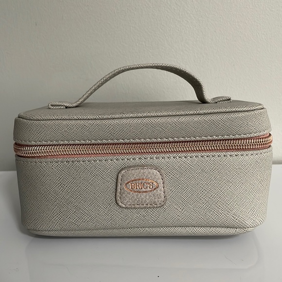 Bric's Bags Brics Taupe Toiletry Bag Qatar Airlines Poshmark
